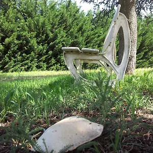 Les Jardins Du Forez Hotel